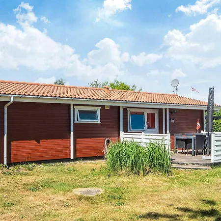 6 Person In Glesborg Holiday home Fjellerup